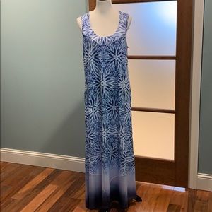 Maxi dress perfect for travel. Size large